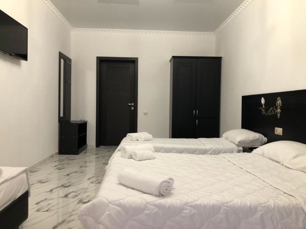 Диана Бутик — Четырёхместный номер стандарт с видом на море