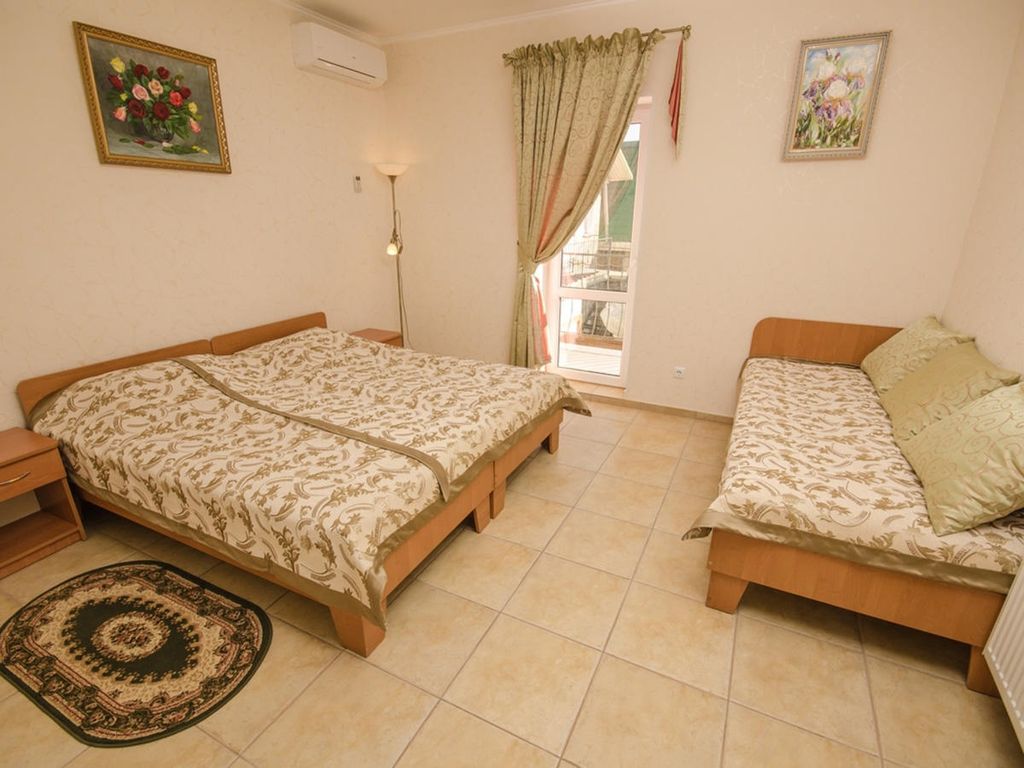 Вилла Орс — Трёхместный номер комфорт с балконом