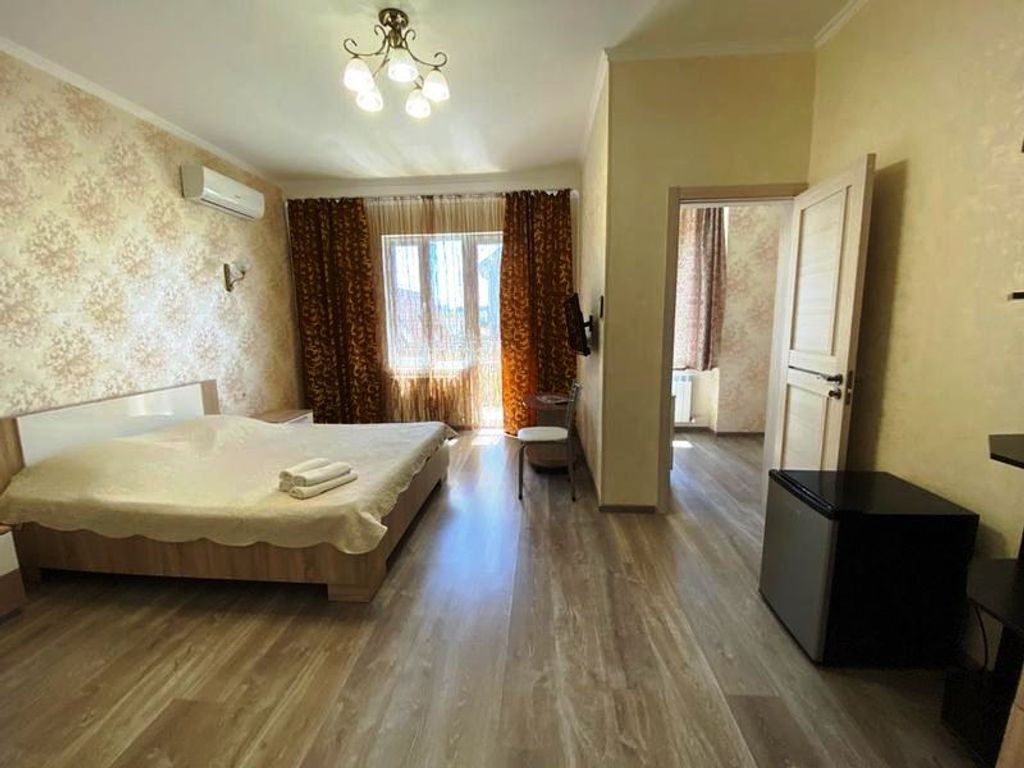 Ника — Семейный номер Двухкомнатный четырехместный номер класса стандарт со всеми удобствами