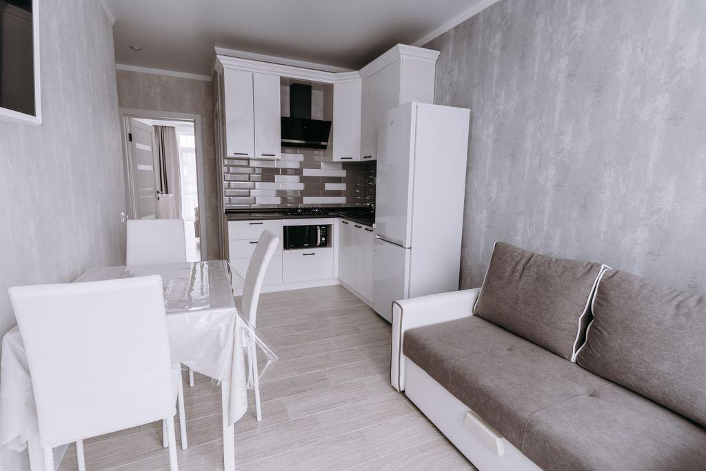 Theo luxury apartaments — Апартаменты Однокомнатные апартаменты на втором этаже