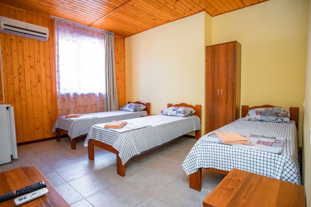 Апельсин — Трёхместный номер стандарт