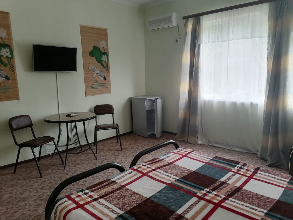 Нэста — Трёхместный номер стандарт с видом на горы