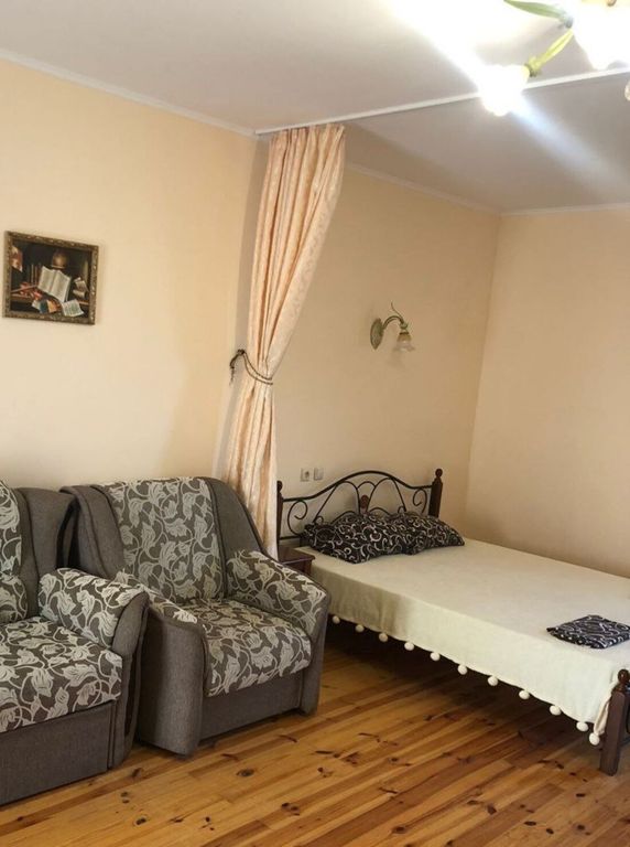 Серебряный бриз — Четырёхместный номер люкс с выделенной спальной зоной