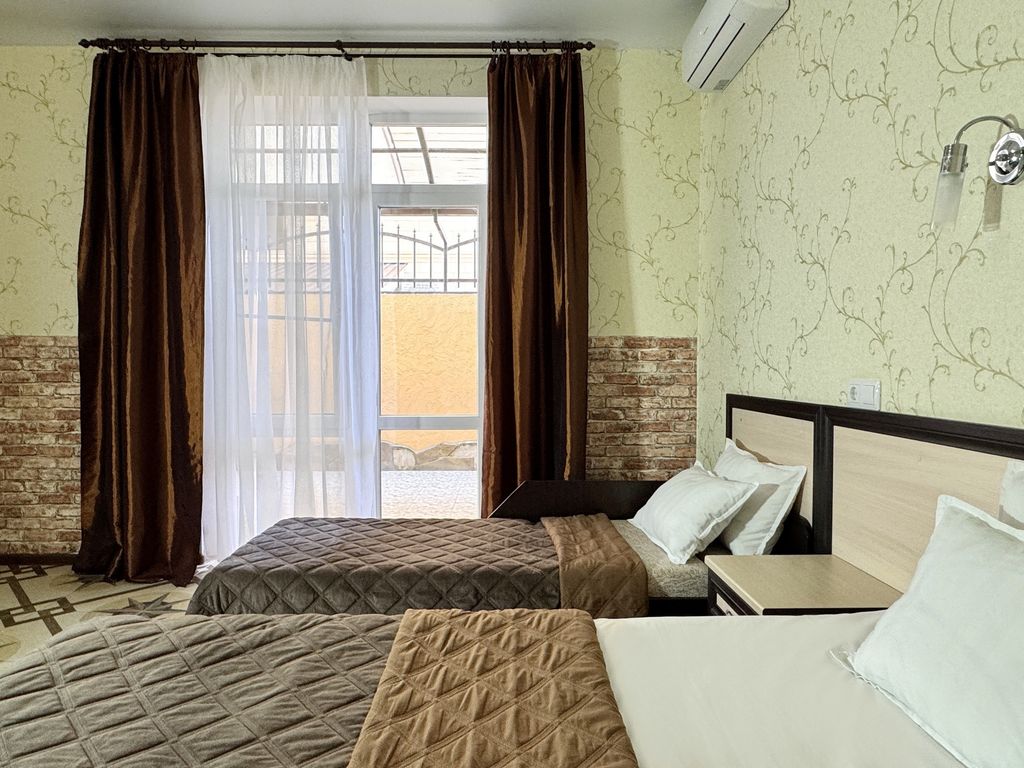 Наутилус — Трёхместный номер полулюкс с террасой