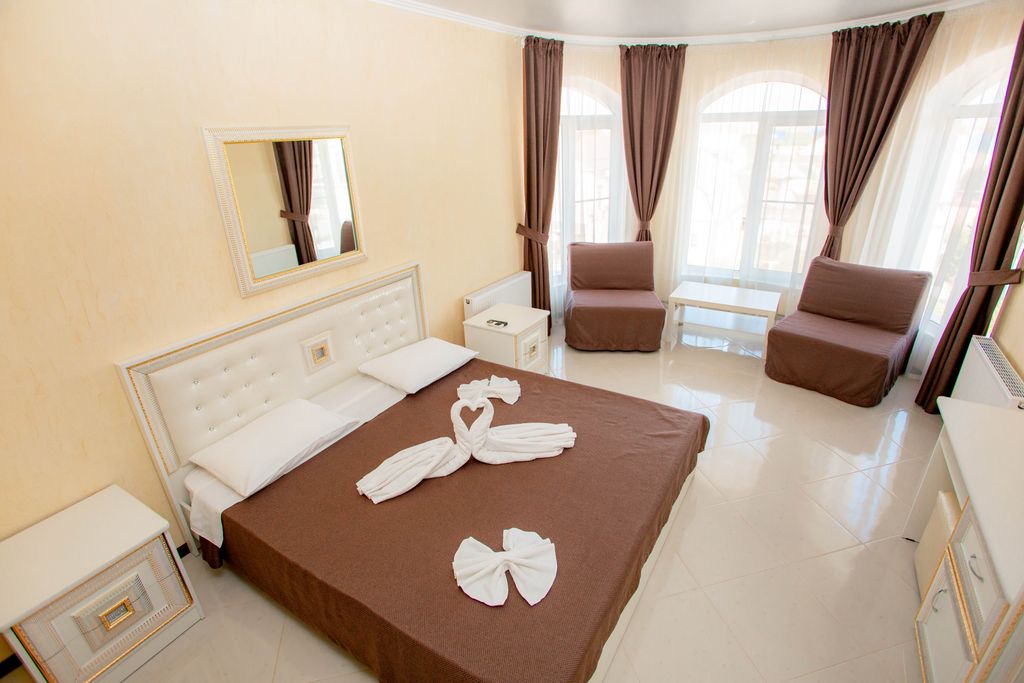 ИмператорЪ — Четырёхместный номер  улучшенный с террасой