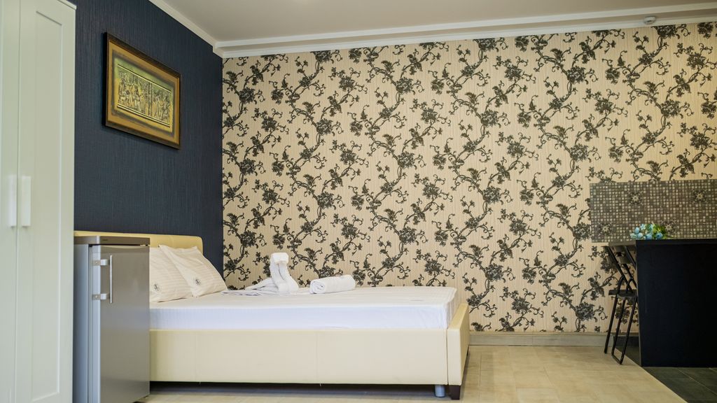 Forest — Black/White