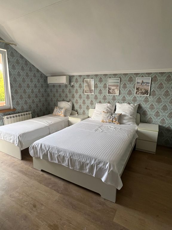 Надежда румс — Семейный номер улучшенный трехместный с балконом