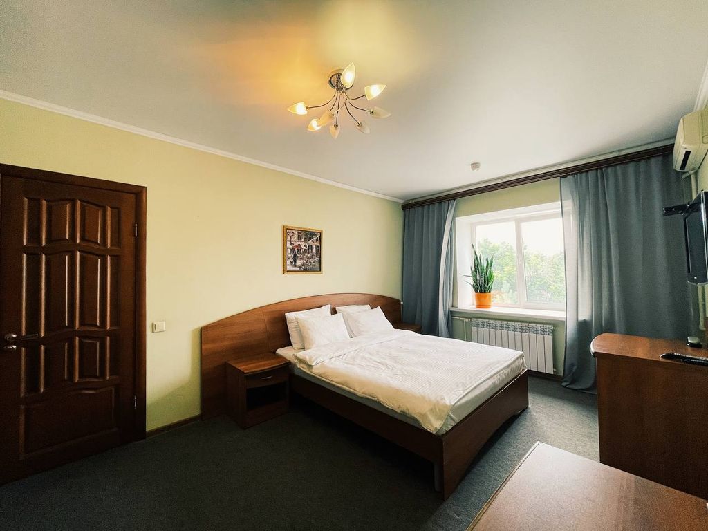 Астра — Двухместный номер с 1 кроватью стандарт с видом на город