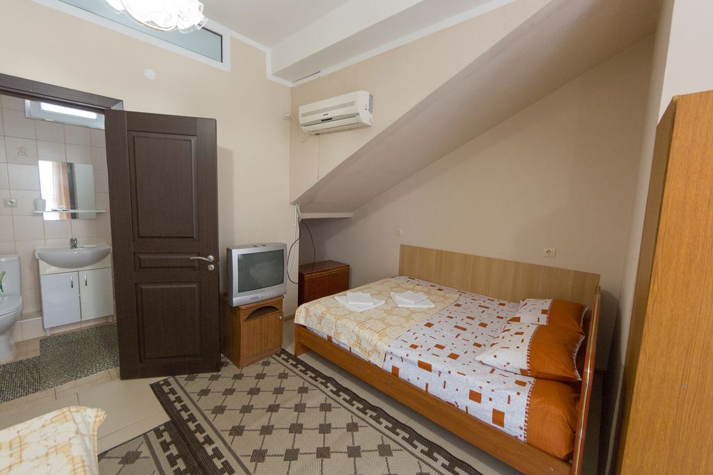 Солнечная 7 — Трёхместный номер эконом