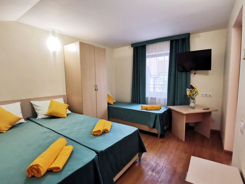 Розовая Пантера — Трёхместный номер стандарт