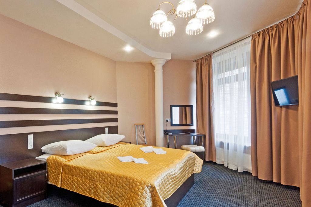 Виктория — Двухместный номер с 1 кроватью полулюкс №4