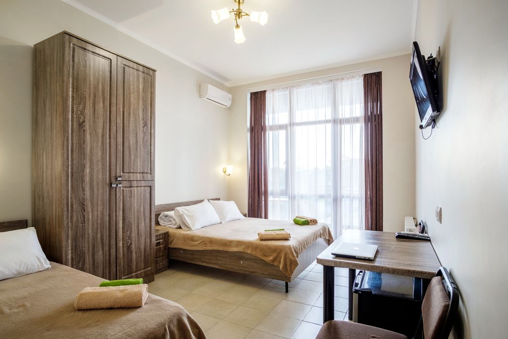 Шато Блан — Трёхместный номер Трехместный номер с балконом