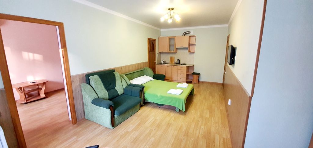 На Владимирской 21 — Семейный номер квартира с кухней и балконом