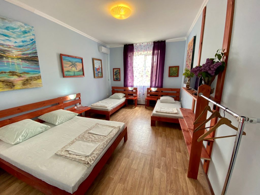 Луч-Галерея — Четырёхместный номер стандарт