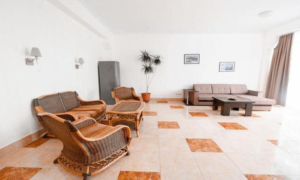 Юрзуф — Семейный номер 2-комнатный люкс с видом на море