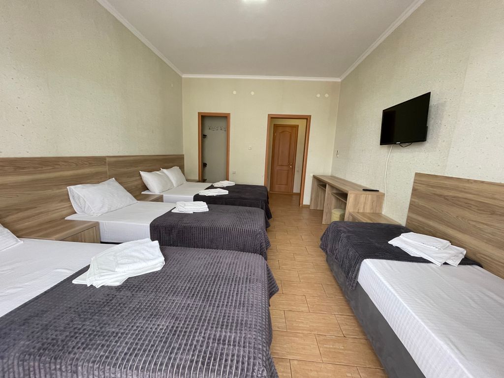 Амбассадор  Лазаревское — Семейный номер пятиместный с балконом