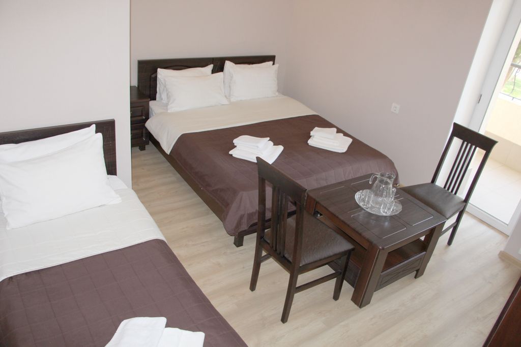 Астра-центр — Трёхместный номер стандарт