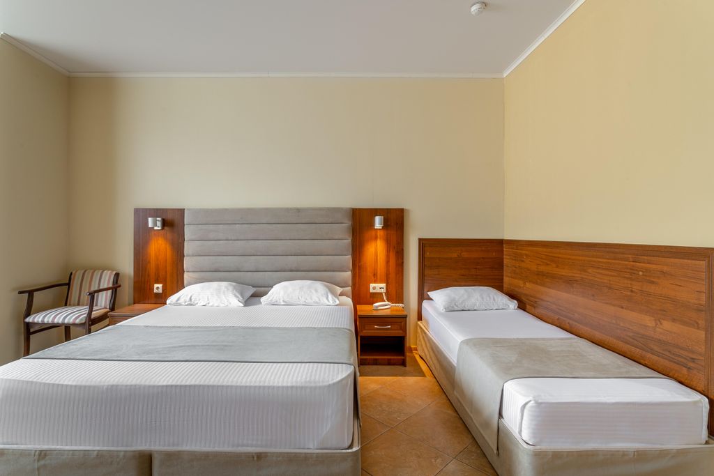 Сити Плаза Геленджик — Трёхместный номер стандарт без балкона