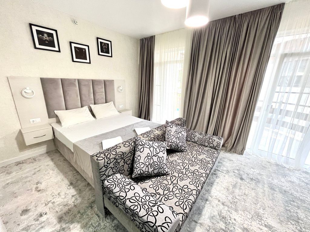 Ривер — Семейный номер двухкомнатный люкс с балконом