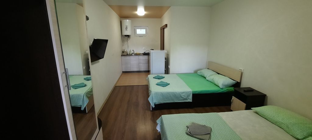 На Горького — Четырёхместный номер полулюкс 1