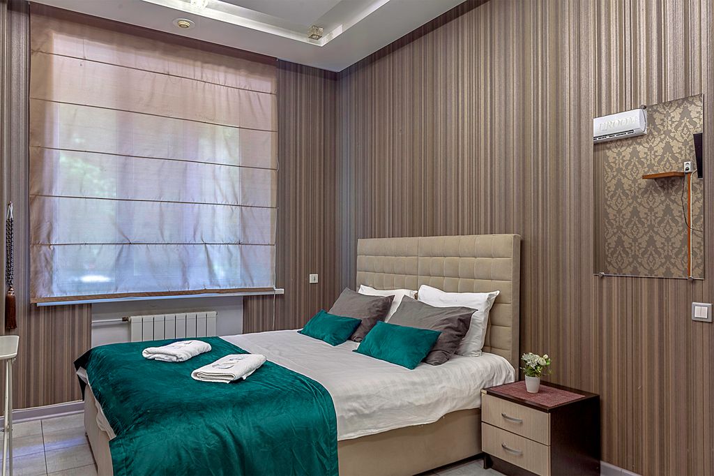 URoom мини отель — Четырёхместный номер с общей ванной