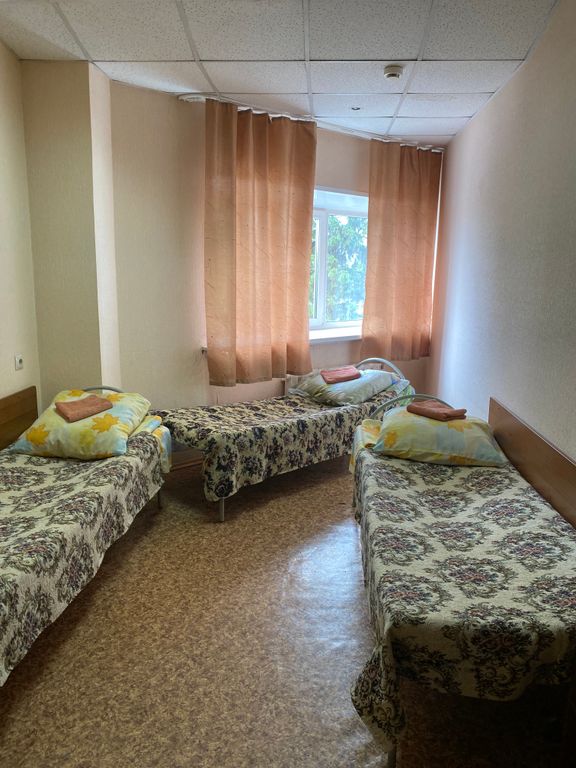 Комета — Трёхместный номер стандартный без удобств