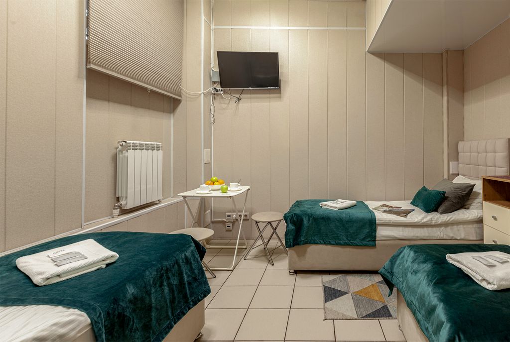 URoom мини отель — Трёхместный номер эконом с общей ванной