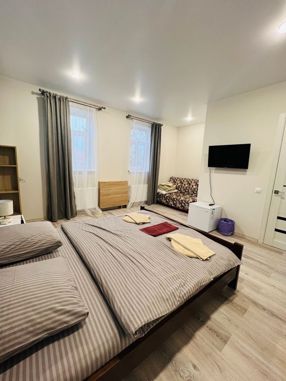 Пролетарский дворик — Трёхместный номер стандарт