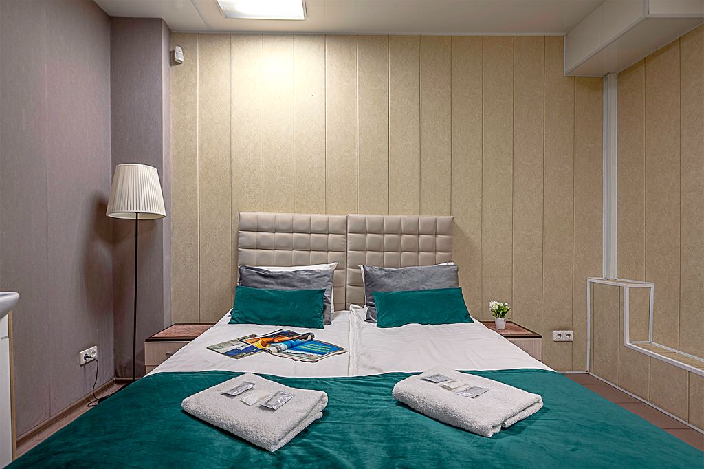 URoom мини отель — Трёхместный номер эконом-класса с общей ванной