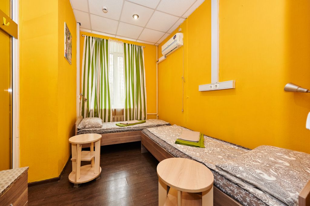 Orange — Двухместный номер с 2 отдельными кроватями с общей ванной комнатой