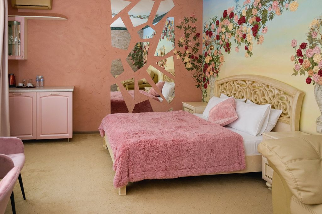 ArtBarin — Четырёхместный номер семейный романтический