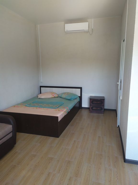 Адель — Трёхместный номер с видом на бассейн