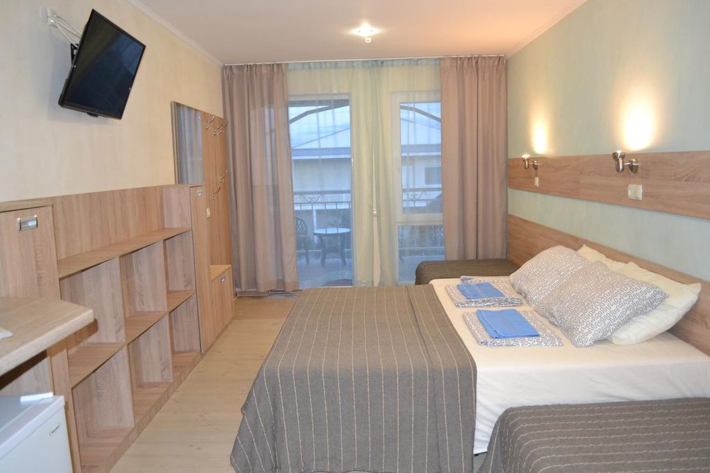 Комплекс Лазурный — Семейный номер с террасой