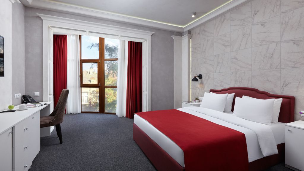 Пётр — Двухместный номер с 1 кроватью Полулюкс