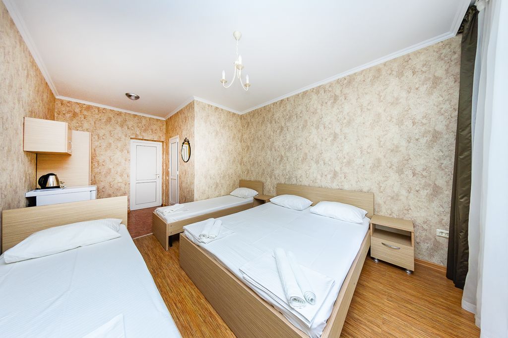 Ирина-Лоо — Четырёхместный номер люкс с видом на море