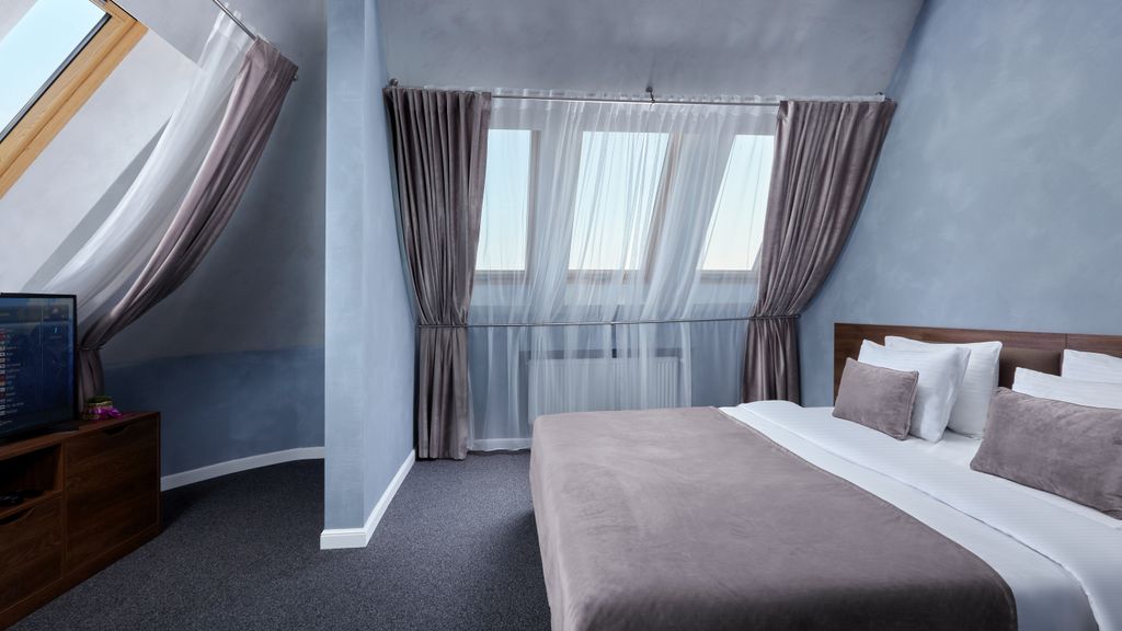 Пётр — Четырёхместный номер люкс