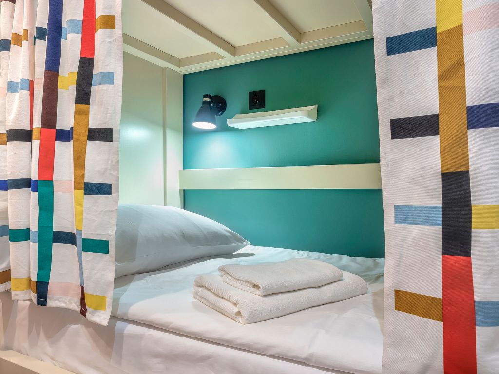 Друзья на Банковском — Многоместный мужской номер комфортное