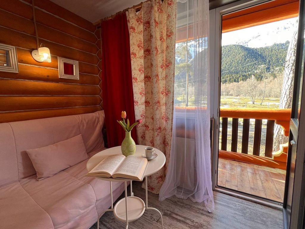 Аура — Двухместный номер с 1 кроватью улучшенный стандарт с балконом и видом на горы