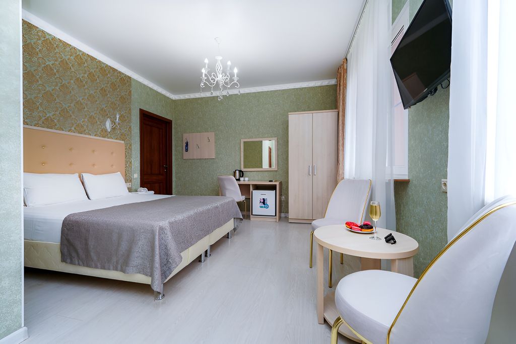 MoreLeto — Четырёхместный номер комфорт без балкона c видом на море