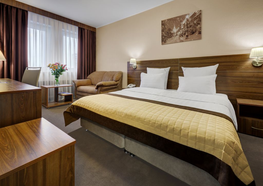 Парк Тауэр — Трёхместный номер делюкс с одной кроватью и диваном