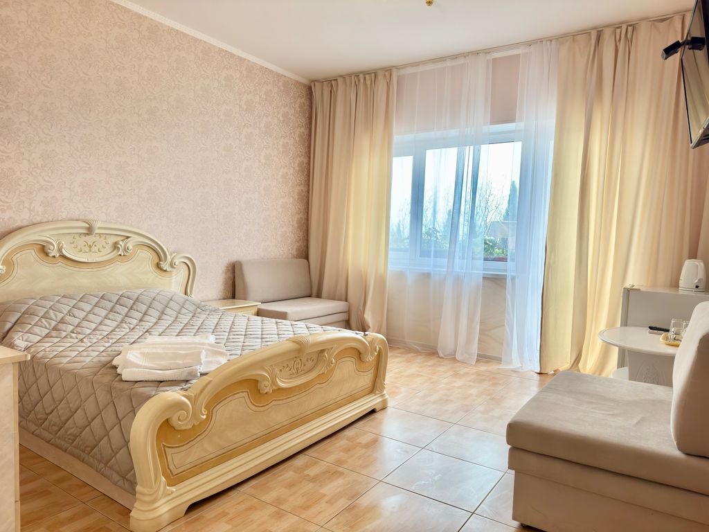 Вилла Ренессанс — Четырёхместный номер улучшенный