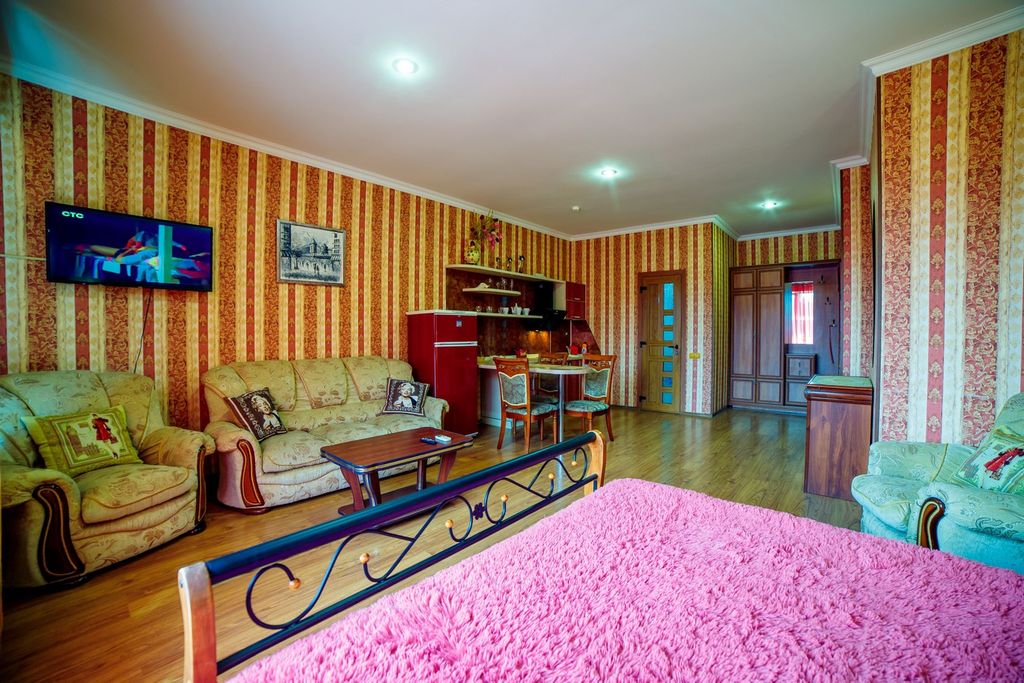 Виктория — Четырёхместный номер студио 3.2