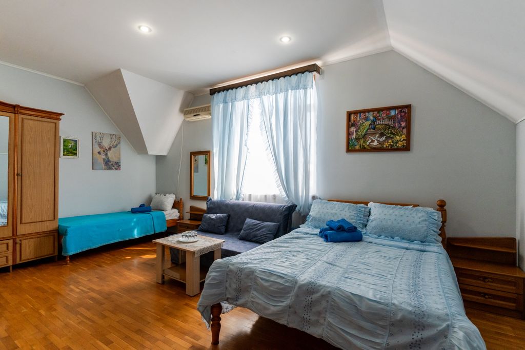 Гостиный двор — Семейный номер четырёхместный