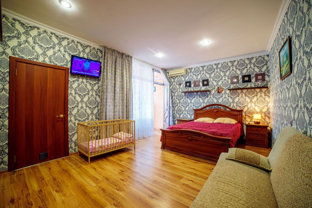 Виктория — Семейный номер 9 однокомнатный люкс с кухней