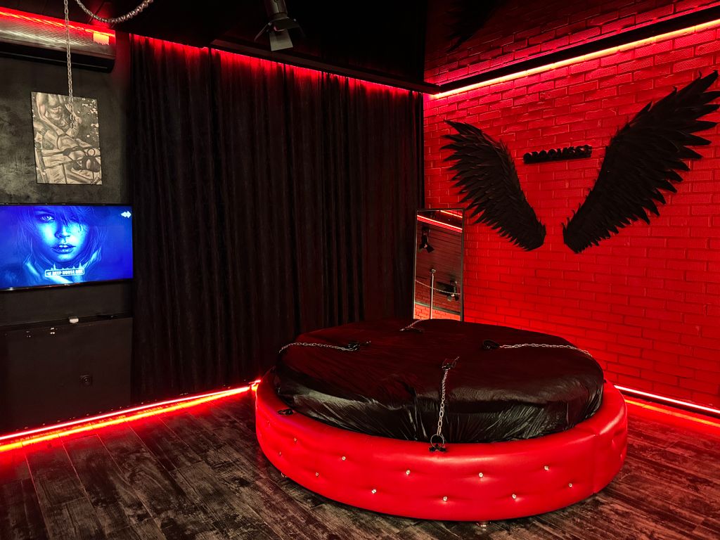 Rooms — Двухместный с 1 кроватью Красный в стиле BDSM