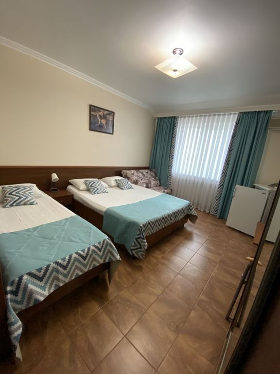 Гостевой дом Садко — Стандартный 3-х местный номер с дополнительным местом