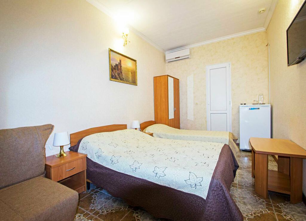 Каро — Трёхместный номер с террасой