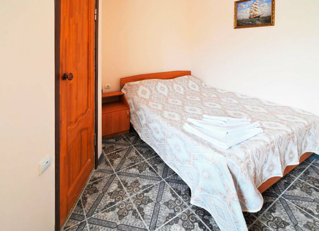 Каро — Трёхместный номер компактный двухкомнатный