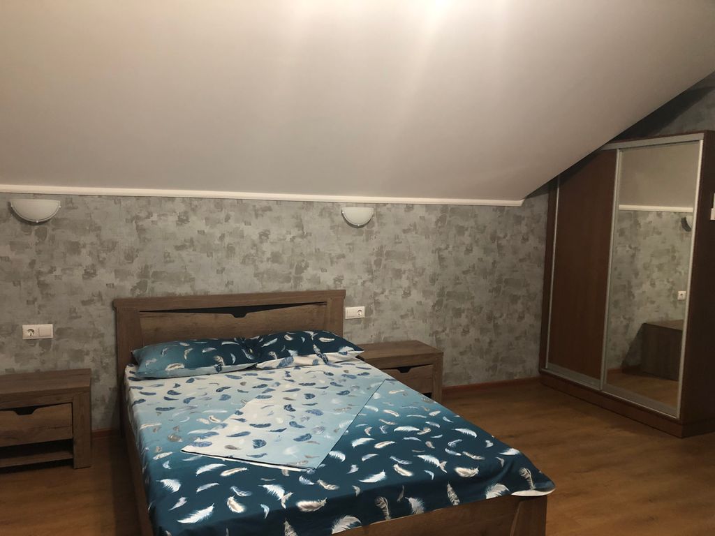 Совхозная 15 — Трёхместный номер стандарт с видом на горы