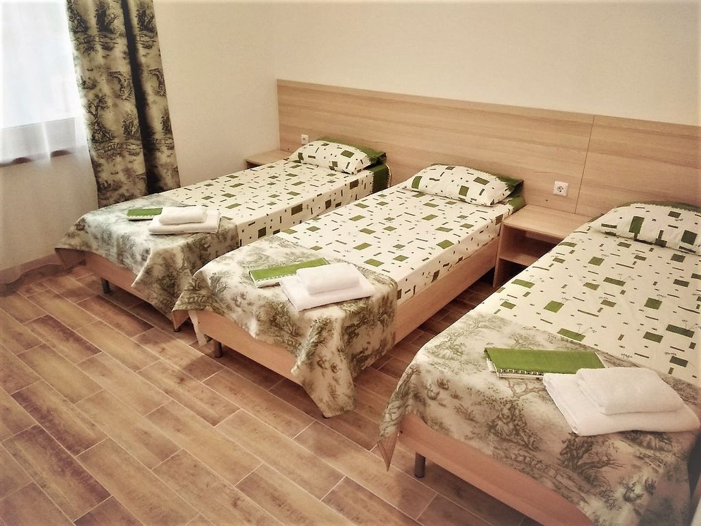 Фантазия — Трёхместный номер стандарт с террасой раздельные кровати или 2-я кровать+1-я кровать